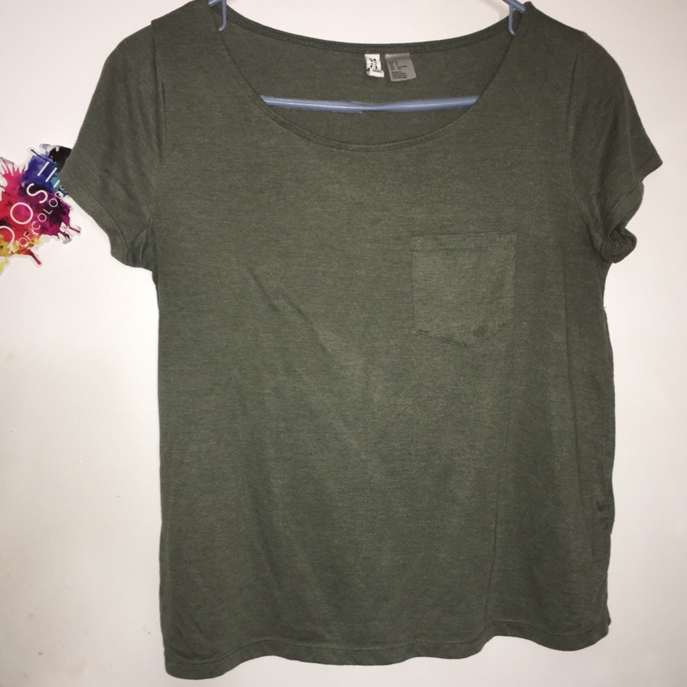 Light olive green basic T-shirt